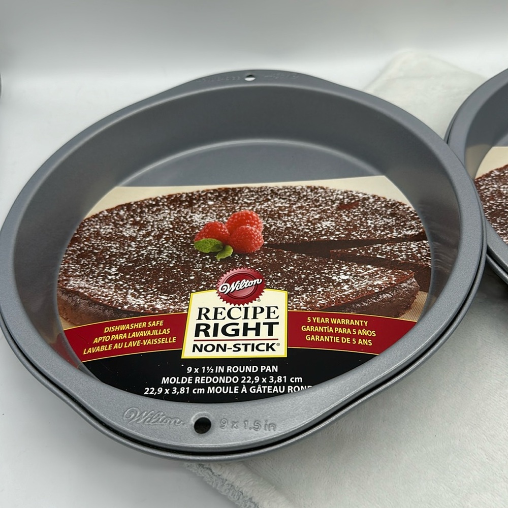 Wilton 9”x 1.5” Round Cake Pans-Non-Stick-2 Pans Set